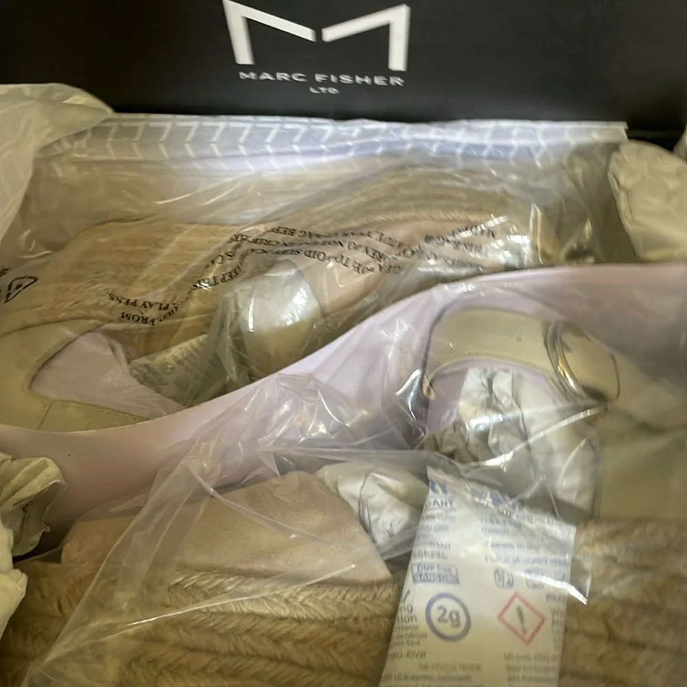 Tan/Beige Leather Platform Espadrilles by Marc Fisher NIB 9.5 - Picture 2 of 3